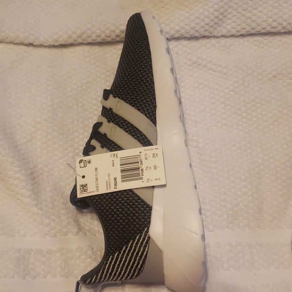Brand new Adidas size 8(men) - Picture 2 of 3